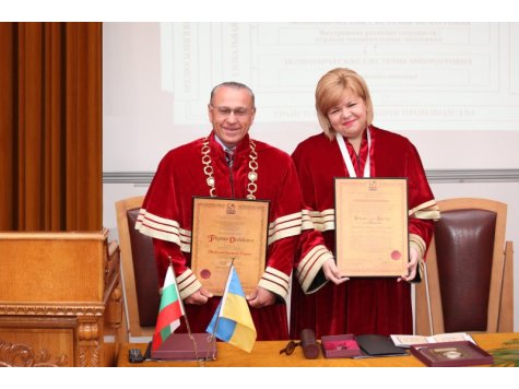 Стопанска академия удостои с почетното звание „Доктор хонорис кауза” украински учен от Донецкия национален университет